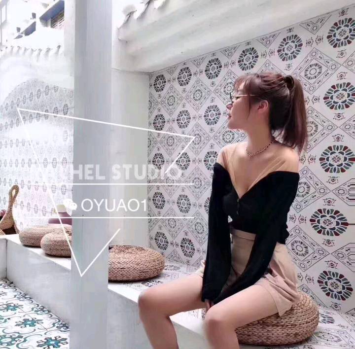 分享极品SaoB模特 火辣身材 大长腿