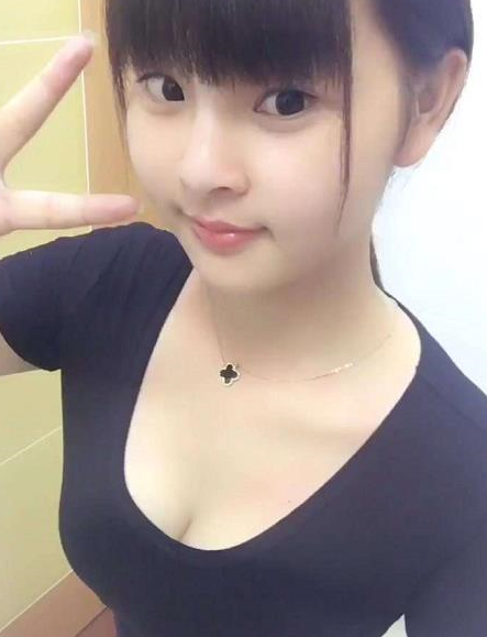 00后可爱的小芳，粉嫩嫩